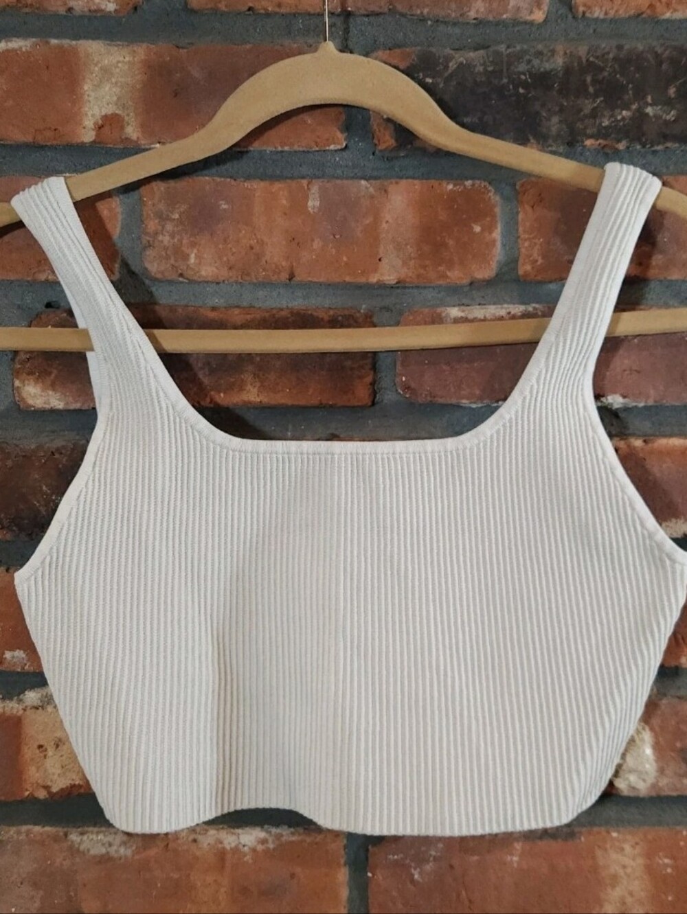 Babaton Aritzia Sculpt Knit Square Neck Cropped Ribbed Tank Neutral Women's M - Picture 5 of 8